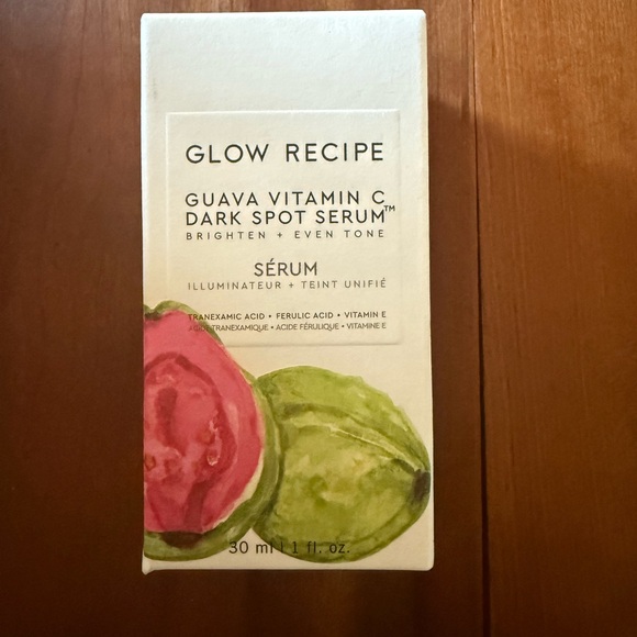 🖤 2/$50 GLOW RECIPE Guava Vitamin C Dark Spot Brightening Treatment Serum - Picture 2 of 7